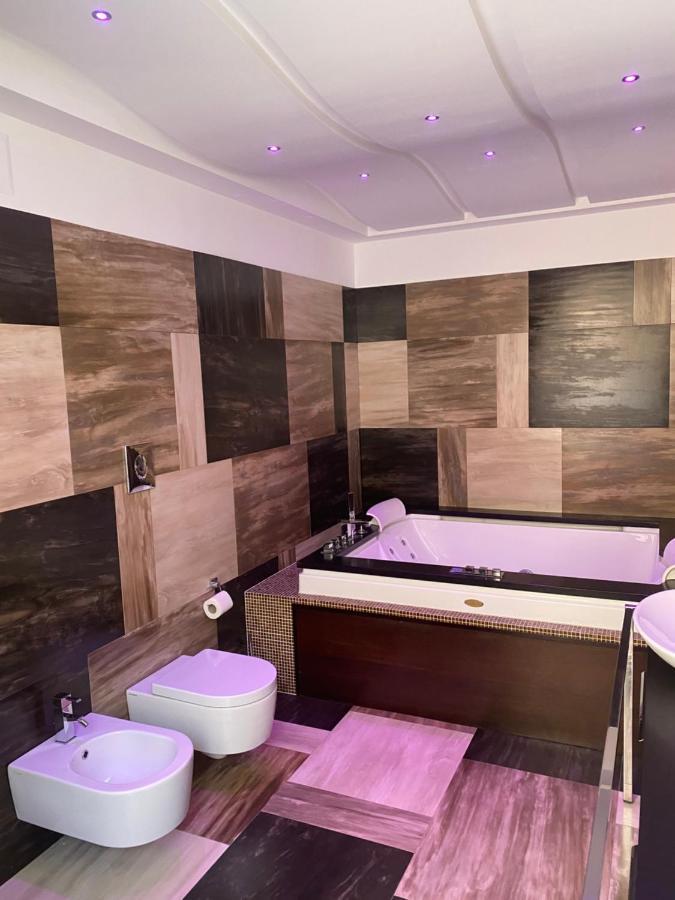 Donna Teresa Hotel Наполи Екстериор снимка