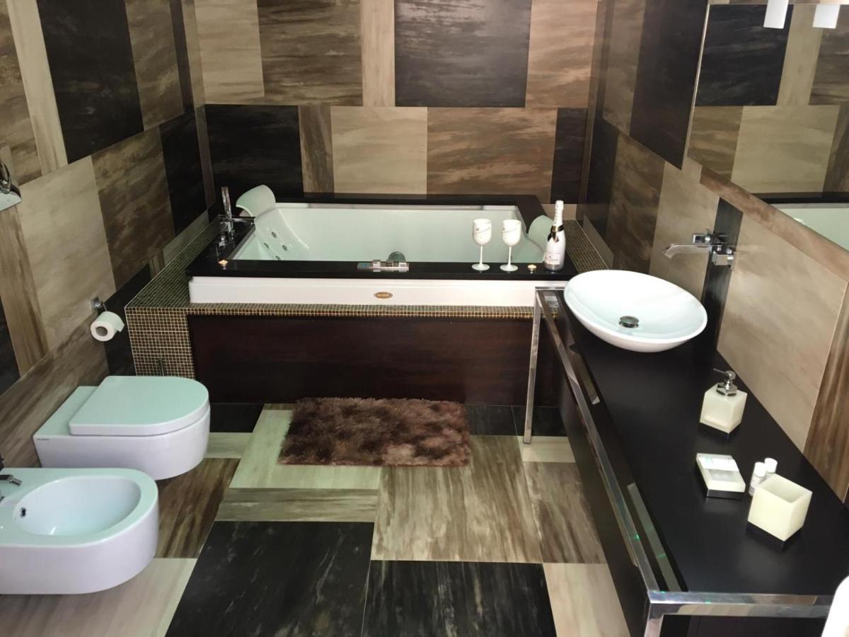 Donna Teresa Hotel Наполи Екстериор снимка