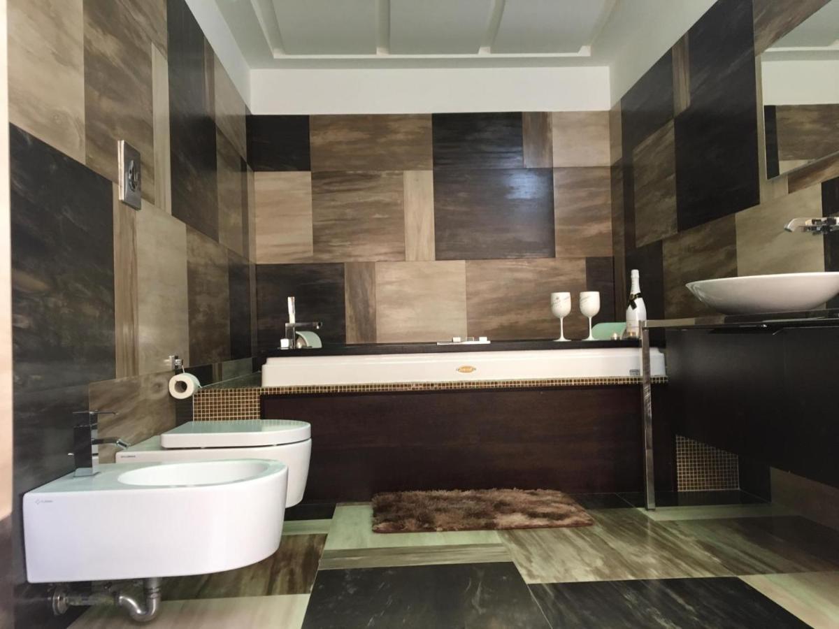 Donna Teresa Hotel Наполи Екстериор снимка