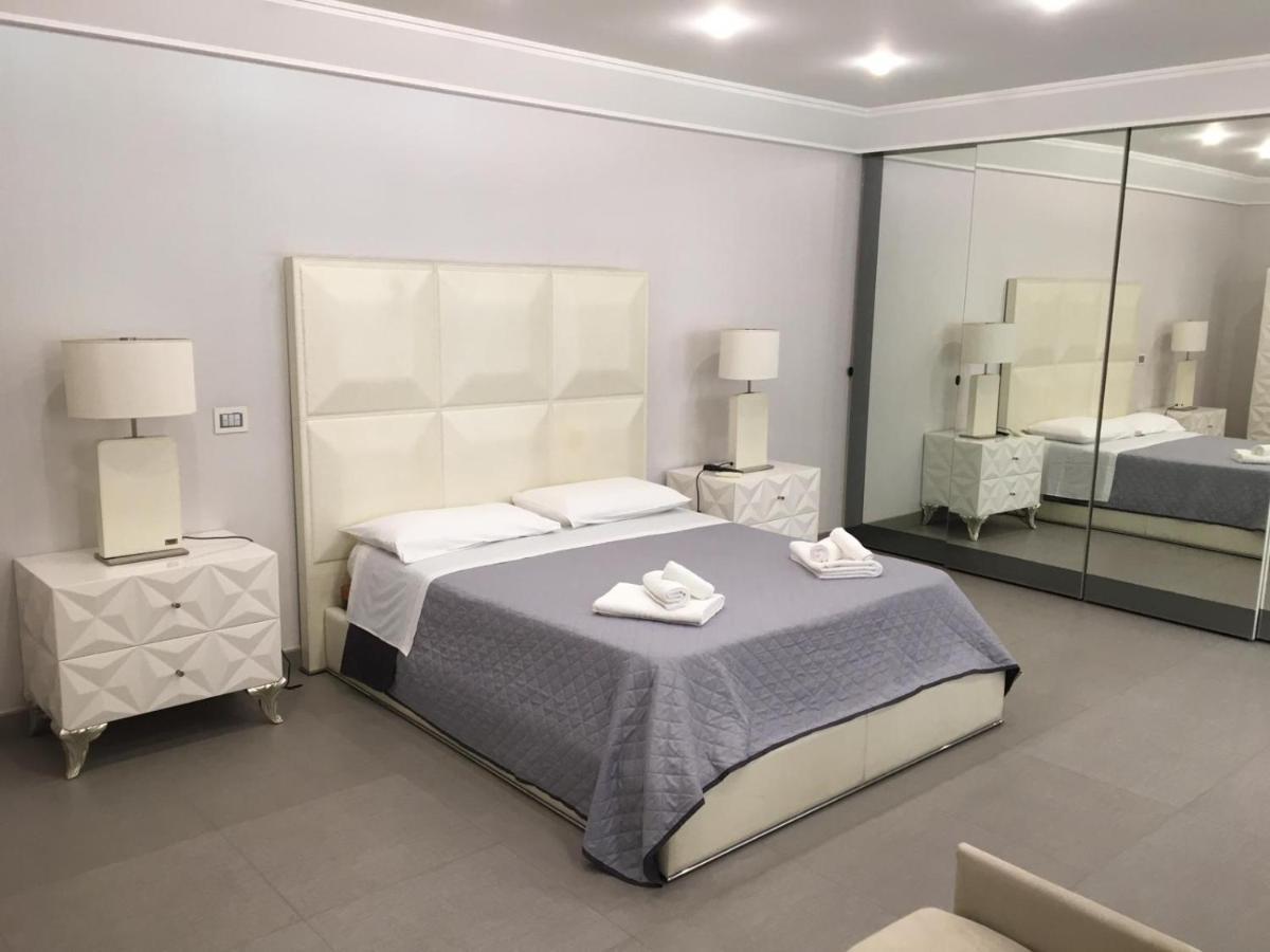 Donna Teresa Hotel Наполи Екстериор снимка