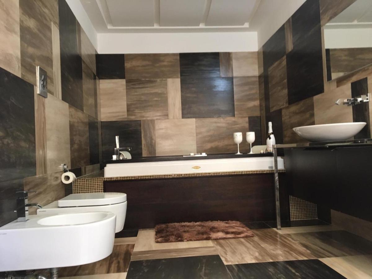 Donna Teresa Hotel Наполи Екстериор снимка