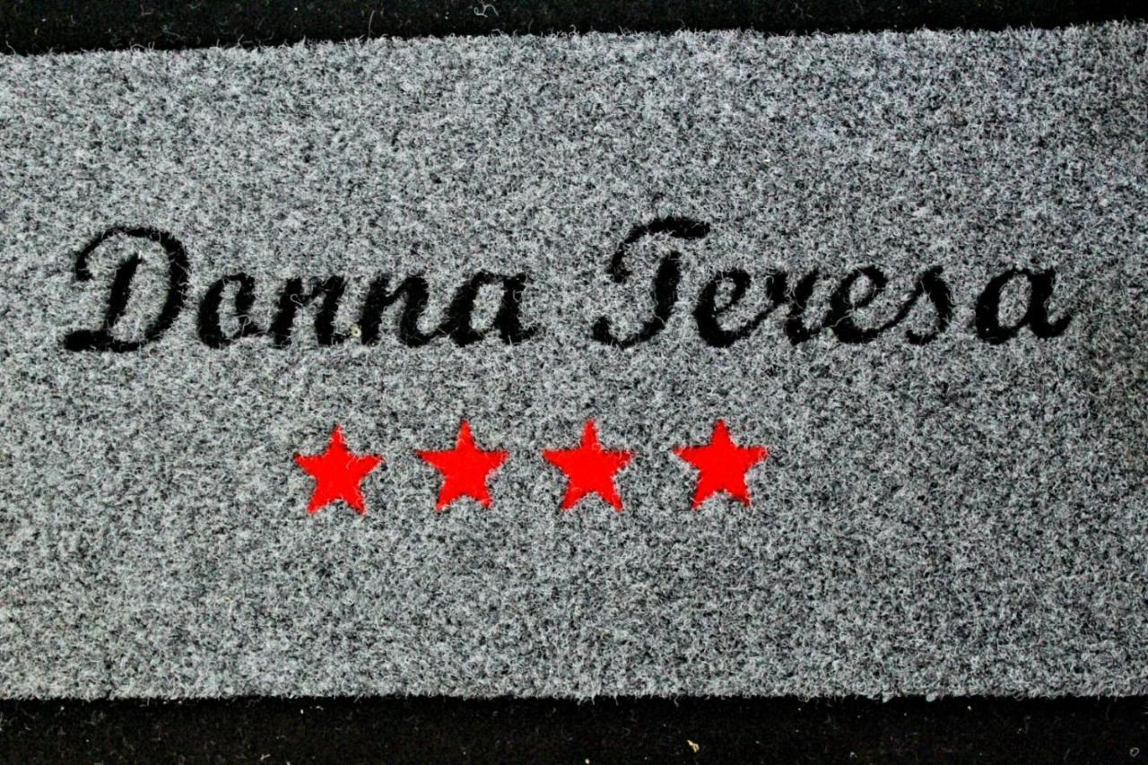 Donna Teresa Hotel Наполи Екстериор снимка