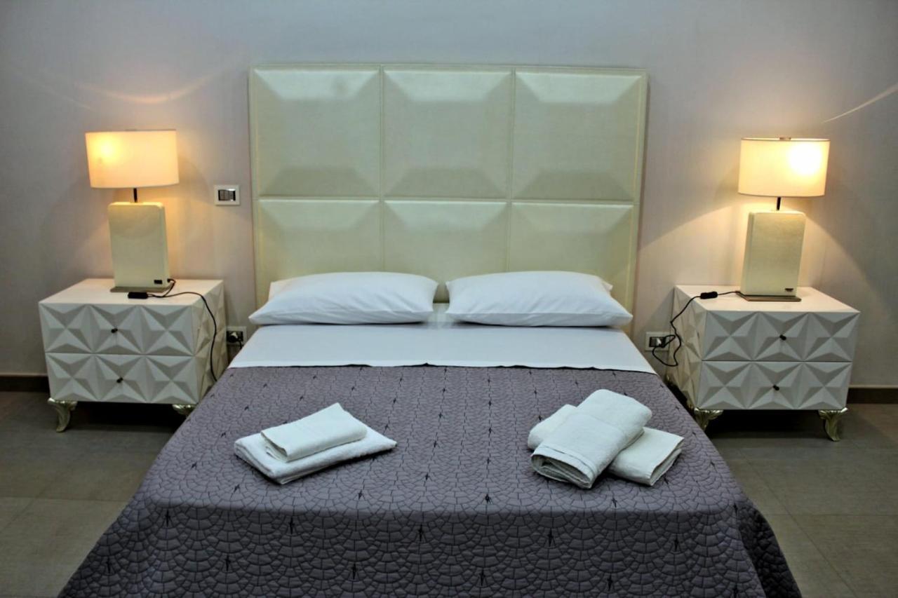 Donna Teresa Hotel Наполи Екстериор снимка