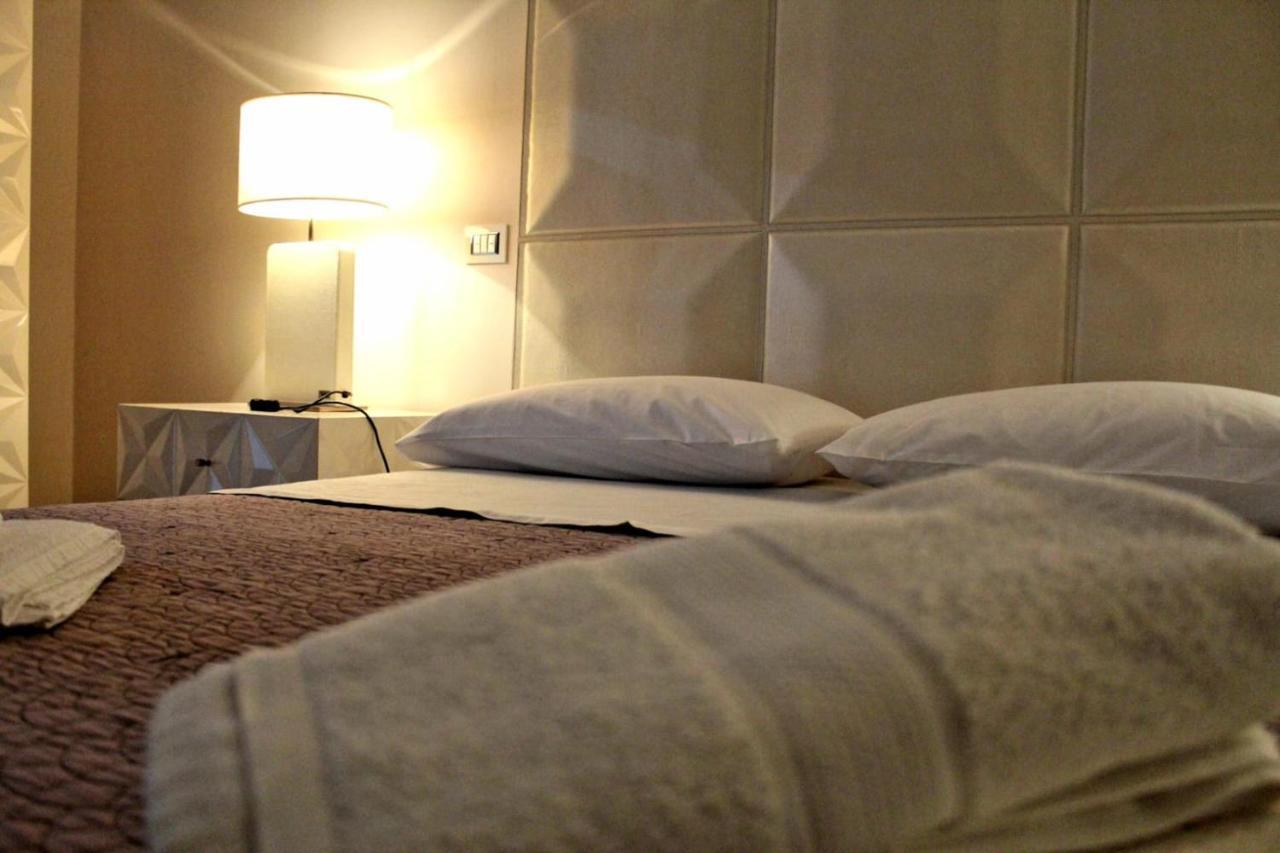 Donna Teresa Hotel Наполи Екстериор снимка